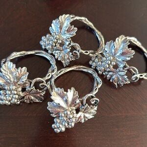 Arthur Court Grape Design Silver tone  Napkin Rings set of 4